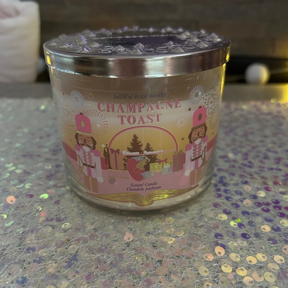 $6.99 SHIPPING Bbw champagne toast candle - Picture 1 of 3